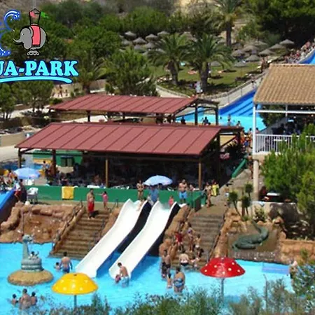 Independiente En Con Piscina Compartida *