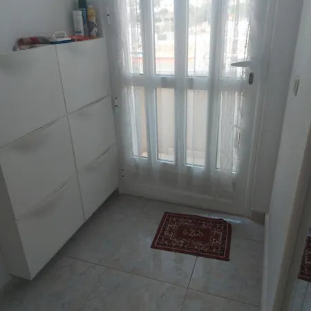 Apartamento Independiente En Con Piscina Compartida *